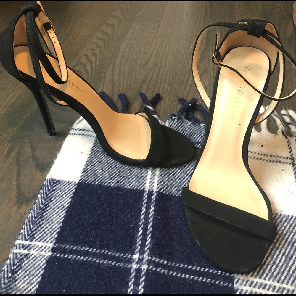 Size 8.5 black heels